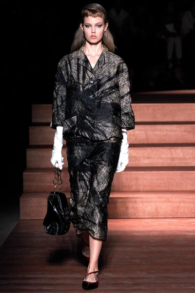 Look 9